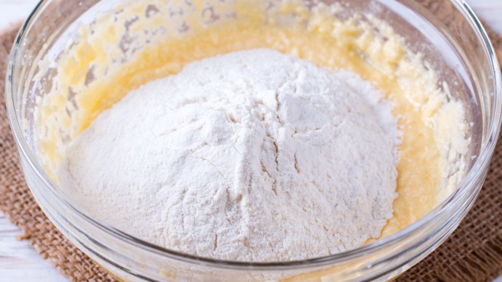 What’s The Difference Between Bleached And Unbleached Flour And Which Is Better For You?